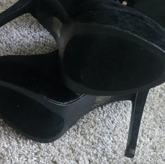 Elegant Black Over-the-Knee Boots - Picture 4 of 9